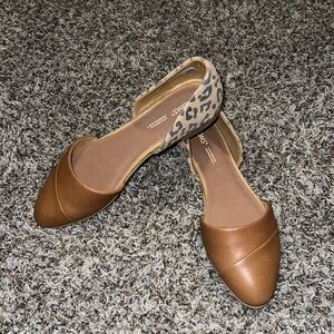 NWOT Toms Flats